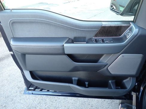 Certified 2022 Ford F150 Lariat w/ Equipment Group 502A High image 17