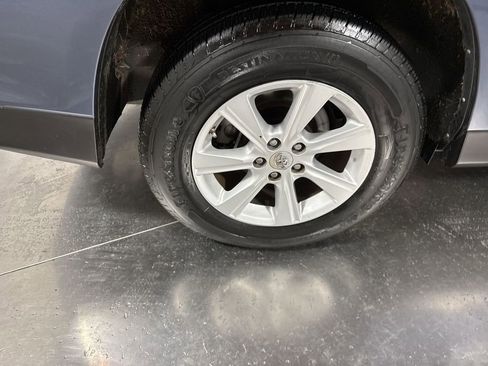 Used 2011 Toyota Highlander 4WD image 13