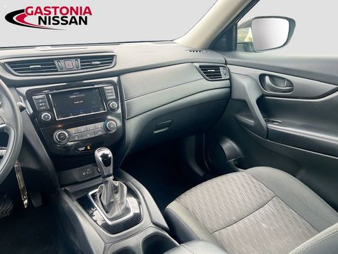 Used 2020 Nissan Rogue S image 27