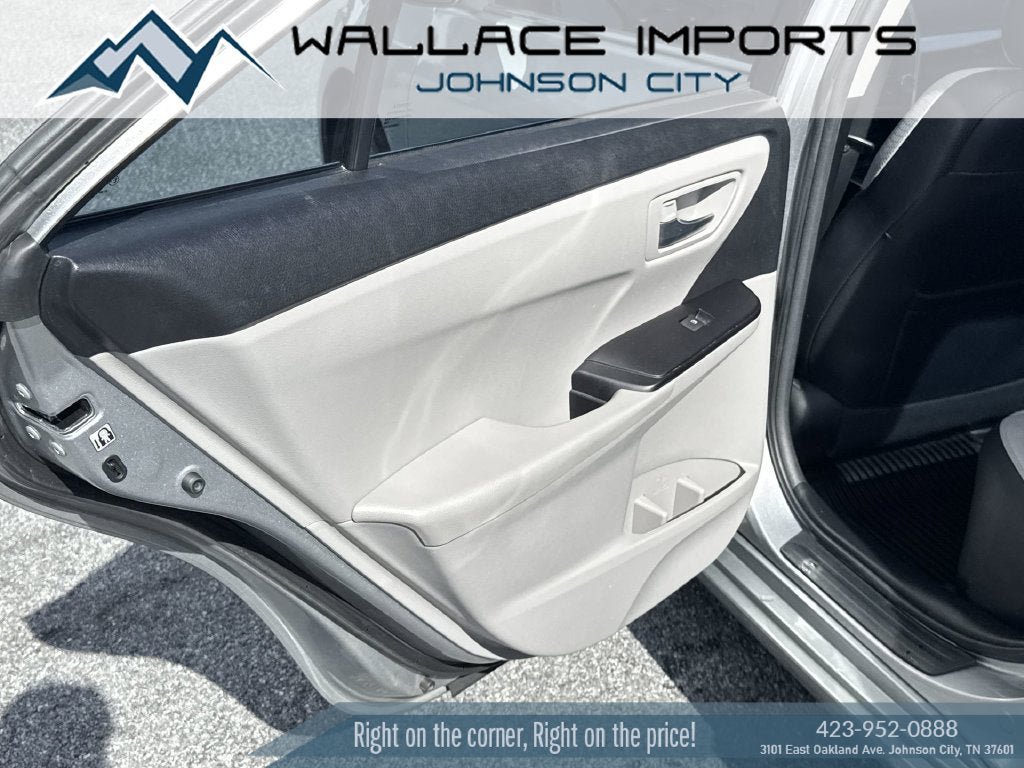 Used 2017 Toyota Camry SE FWD image 31