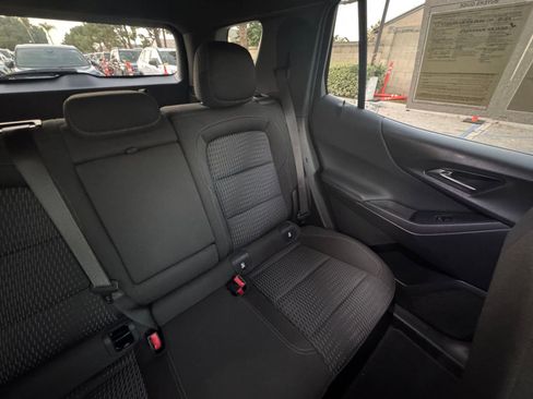 Used 2025 Chevrolet Equinox LT image 36