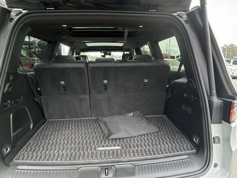 Used 2024 Jeep Wagoneer Series III w/ Premium Group I image 14