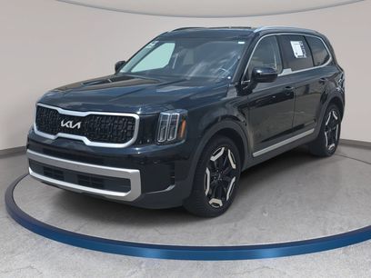 Used 2024 Kia Telluride EX w/ EX Captain's Chair Package