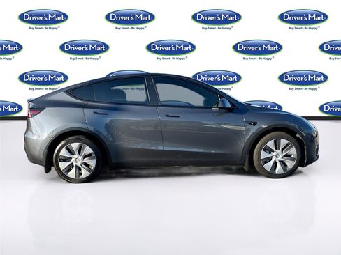 Used 2023 Tesla Model Y Long Range image 9