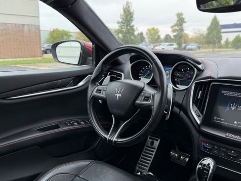Used 2018 Maserati Ghibli S GranSport image 22