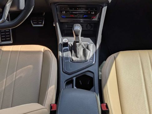 Used 2023 Volkswagen Tiguan SE R-Line FWD image 17