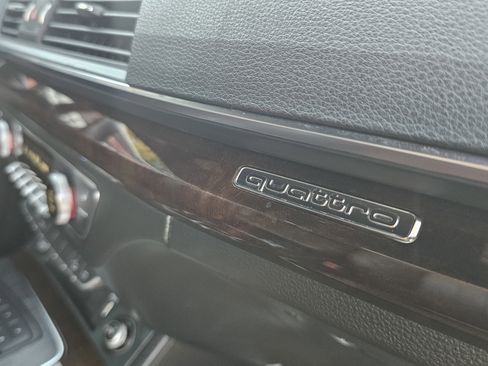 Used 2019 Audi Q5 2.0T Premium w/ Convenience Package image 32