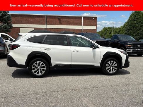 Used 2024 Subaru Outback Premium AWD/4WD image 6