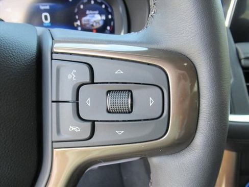 Used 2024 Chevrolet Suburban High Country w/ Advanced Technology Package image 26