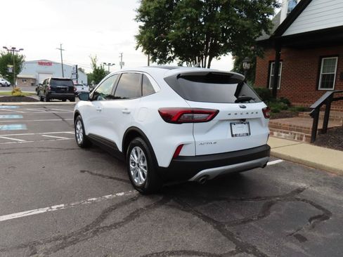 Used 2023 Ford Escape Active w/ Cold Weather Package FWD image 5