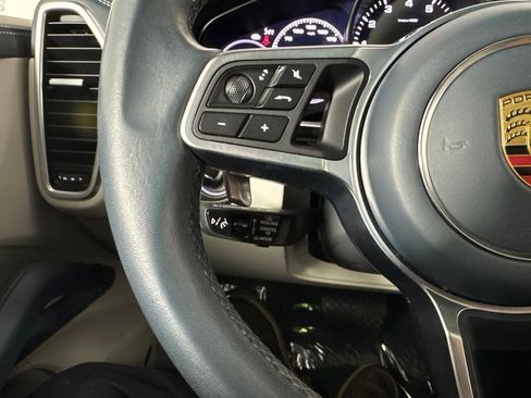 Used 2023 Porsche Cayenne AWD/4WD image 30