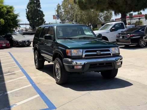 Used 2000 Toyota 4Runner SR5 AWD/4WD image 5