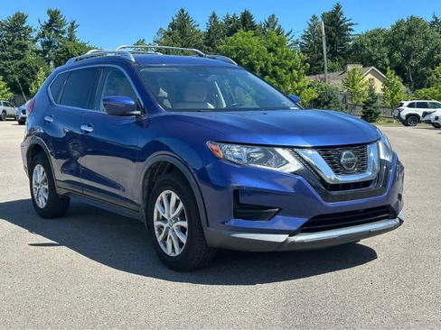 Used 2020 Nissan Rogue SV AWD/4WD image 3