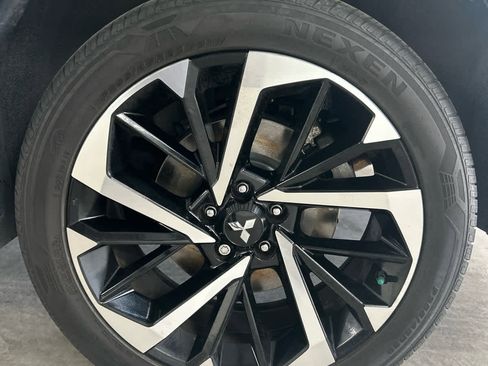 Used 2023 Mitsubishi Outlander SE image 11