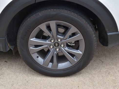 Used 2023 Ford Explorer XLT w/ Equipment Group 202A image 13