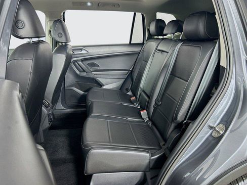 Certified 2021 Volkswagen Tiguan SE w/ Panoramic Sunroof Package AWD/4WD image 24