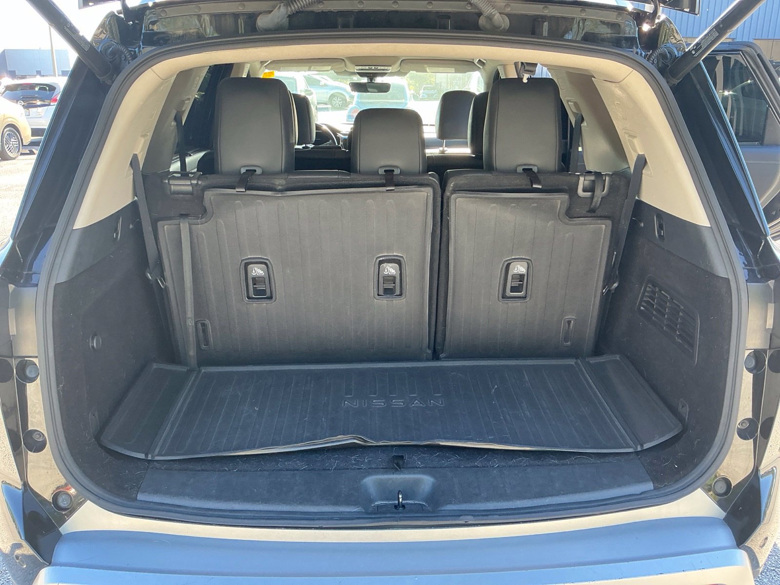 Certified 2024 Nissan Pathfinder Platinum w/ Cargo Package FWD image 16