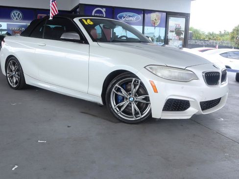Used 2016 BMW M235i Convertible RWD image 4