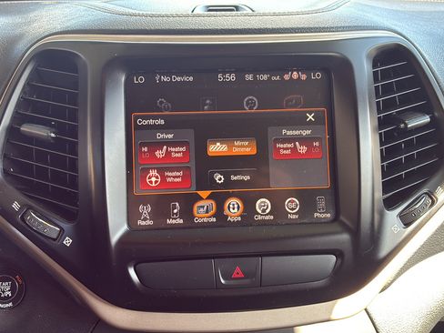 Used 2016 Jeep Cherokee Limited FWD image 38