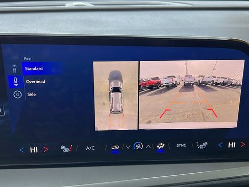 Certified 2024 Chevrolet Traverse LT image 30