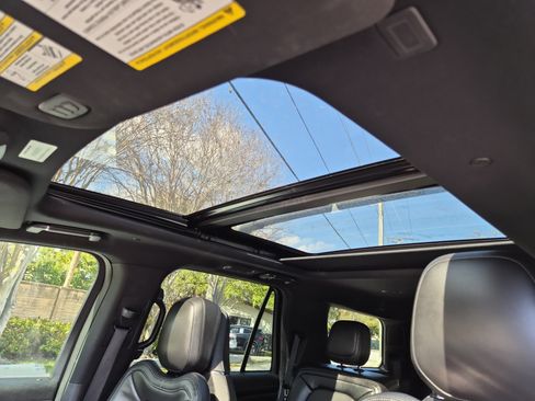 Used 2020 Lincoln Navigator Reserve w/ Equipment Group 208A Reserve image 24