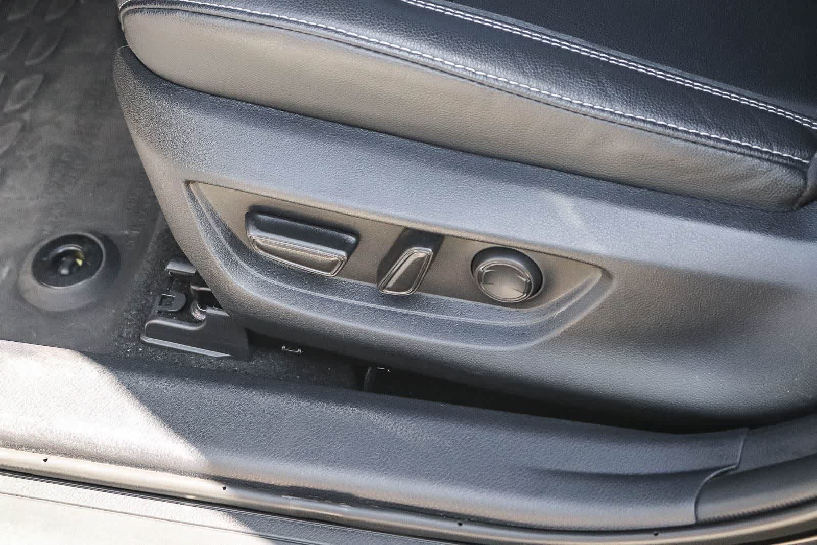 Used 2025 Toyota Camry SE FWD image 19