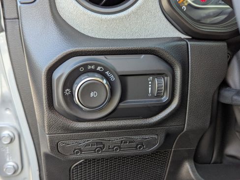 Used 2024 Jeep Wrangler Sport S image 18