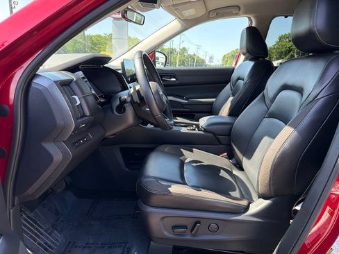 Used 2023 Nissan Pathfinder SL AWD/4WD image 14