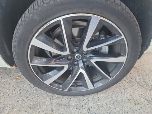 Used 2024 Volvo XC90 B5 Plus image 17