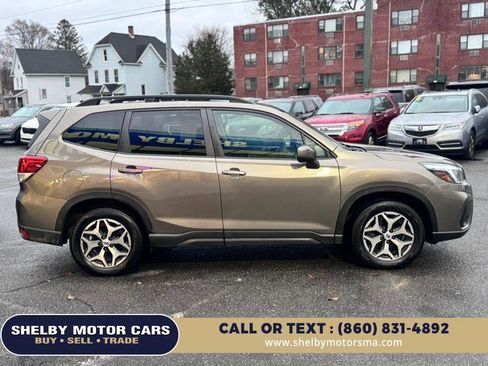 Used 2019 Subaru Forester Premium image 3