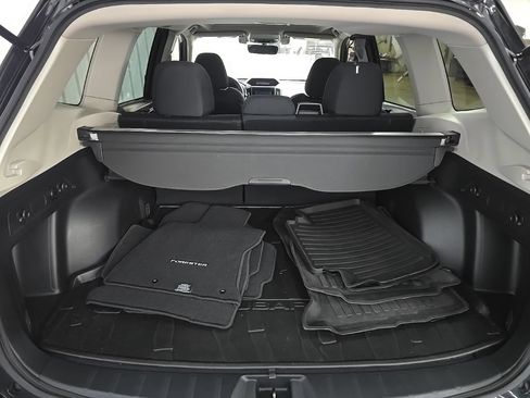 Used 2021 Subaru Forester Premium AWD/4WD image 12
