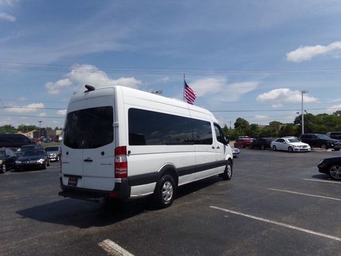 Used 2014 Mercedes-Benz Sprinter 2500 image 9