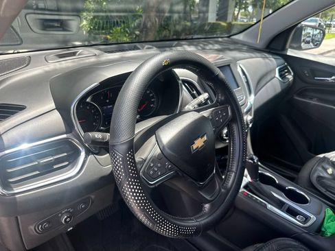 Used 2020 Chevrolet Equinox LT w/ Driver Convenience Package FWD image 9