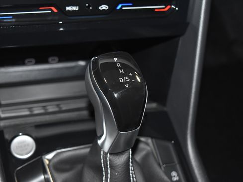 New 2026 Volkswagen Taos SEL image 12