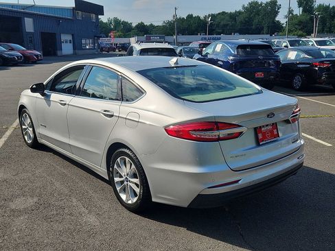 Used 2019 Ford Fusion SE FWD image 6
