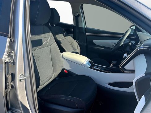 Used 2023 Hyundai Tucson SE image 7