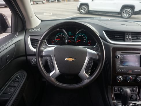 Used 2016 Chevrolet Traverse LT w/ Style and Technology Package image 24