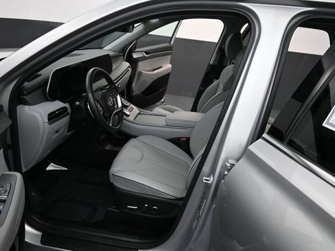 Used 2025 Hyundai Palisade SEL FWD image 12