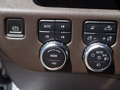 Used 2023 GMC Sierra 1500 SLT w/ SLT Premium Package AWD/4WD image 25