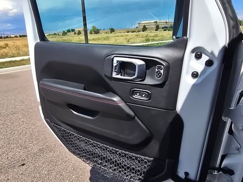 Used 2020 Jeep Gladiator Rubicon AWD/4WD image 17