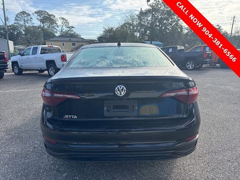 Used 2024 Volkswagen Jetta SE image 4