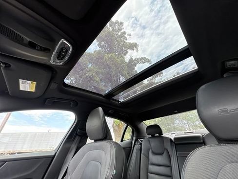 Used 2019 Volvo S60 T6 R-Design AWD/4WD image 15