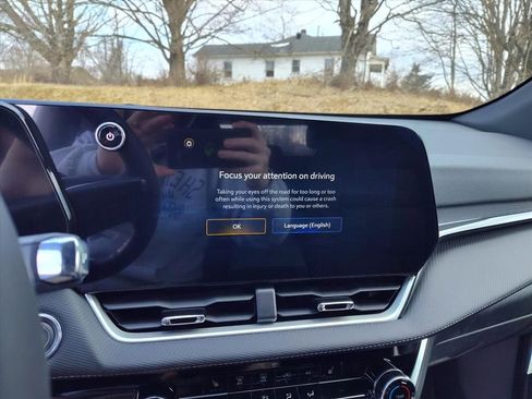 Used 2026 Chevrolet Equinox LT image 16