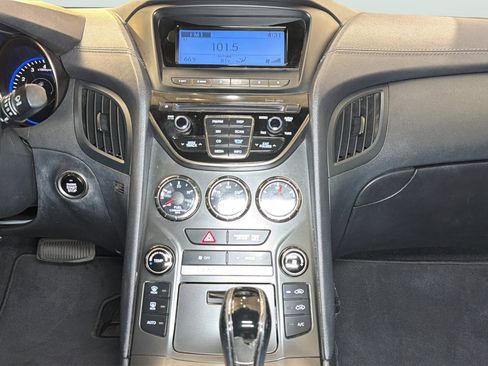 Used 2015 Hyundai Genesis 3.8 RWD image 15