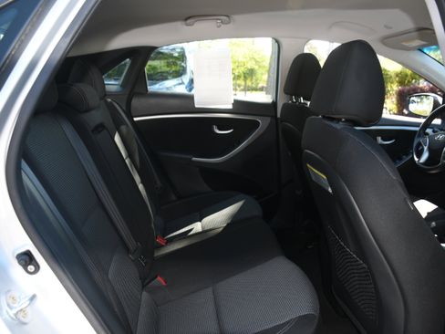 Used 2016 Hyundai Elantra GT w/ Option Group 02 FWD image 18