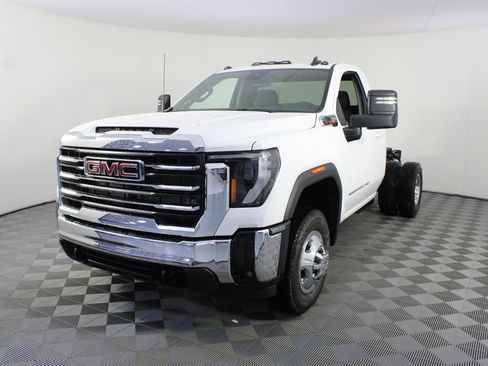 New 2026 GMC Sierra 3500 SLE w/ SLE Convenience Package AWD/4WD image 14