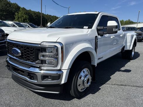 Used 2023 Ford F450 Lariat AWD/4WD image 3