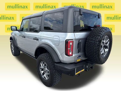 Used 2024 Ford Bronco Badlands image 9