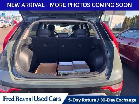 Used 2023 Kia Niro EX Touring image 7