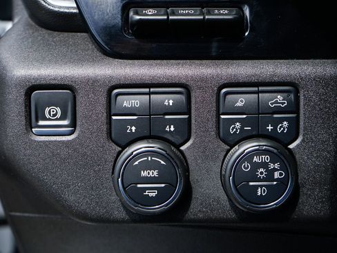 Used 2024 Chevrolet Silverado 2500 High Country w/ High Country Premium Package AWD/4WD image 22